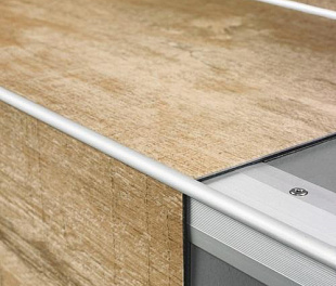 Лестничный профиль наружный угол Quick-Step для клеевого винилового пола Livyn (QSVSTPGLUE)