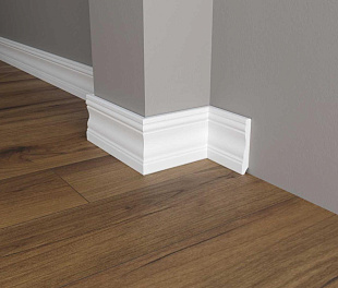 Плинтус напольный из дюрополимера Decor-Dizayn Белая Лепнина 153A