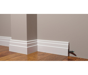 Плинтус напольный из дюрополимера Decor-Dizayn Белая Лепнина DD704