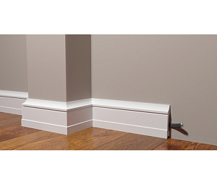 Плинтус напольный из дюрополимера Decor-Dizayn Белая Лепнина DD711